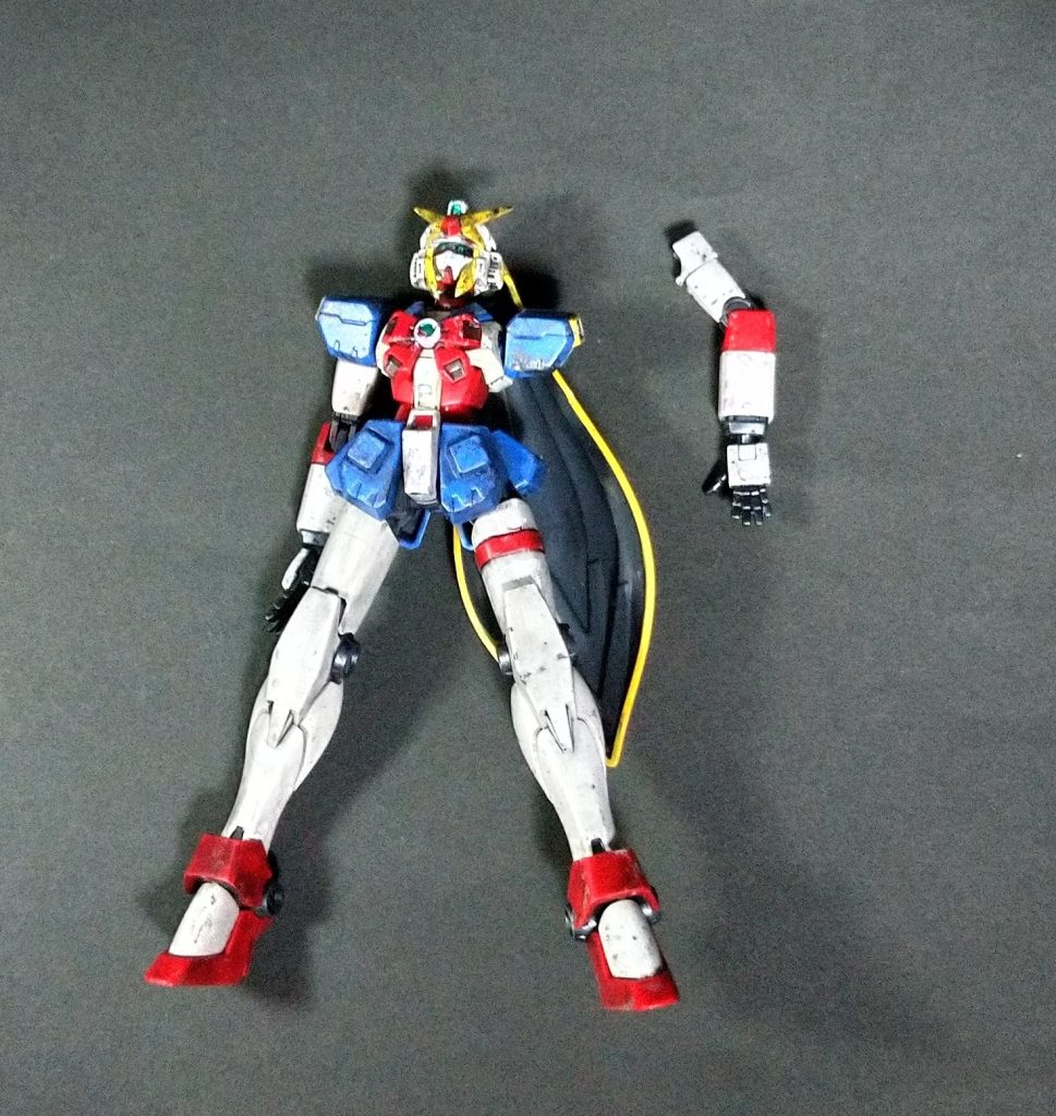 ここで簡単な製作工程を😊まずは知人から頂いた状態！全体的に筆塗り塗装と墨入れした感じです。