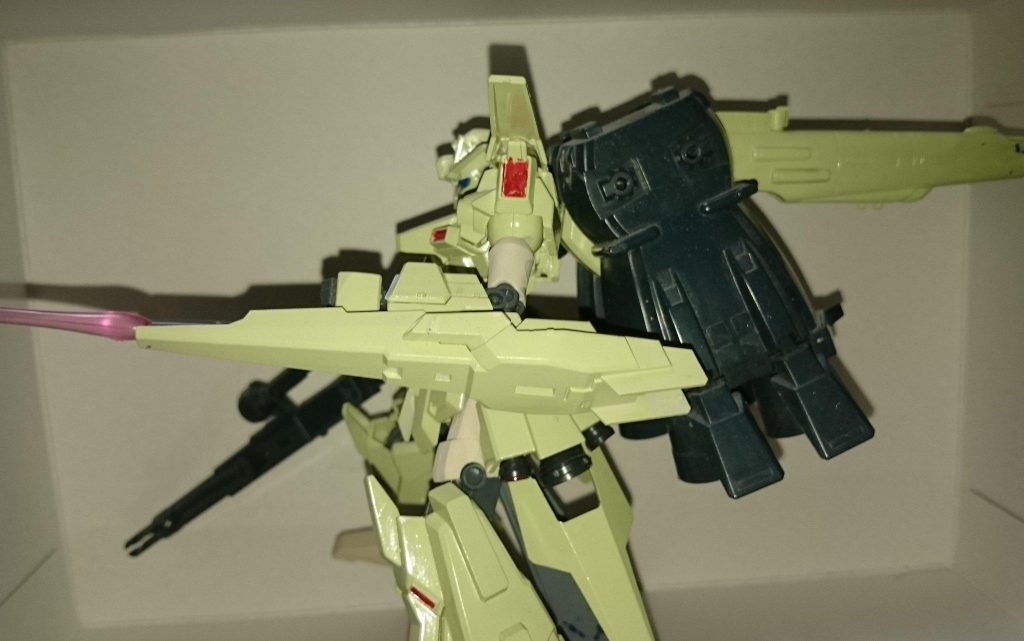 量産型Ｓガンダム–3枚目/制作者：アレス