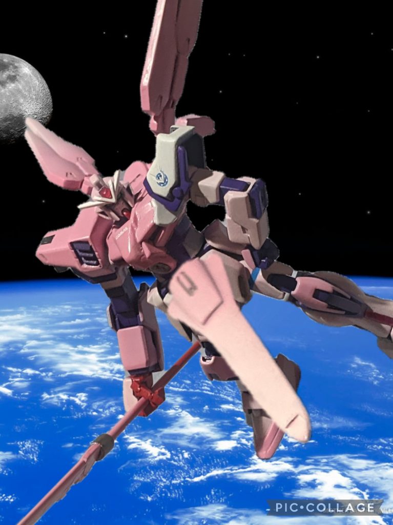 右肩には1機のドラグーンブリューテンブラットを装備他のドラグーンと違い、直線的な動きで素早く突貫!!