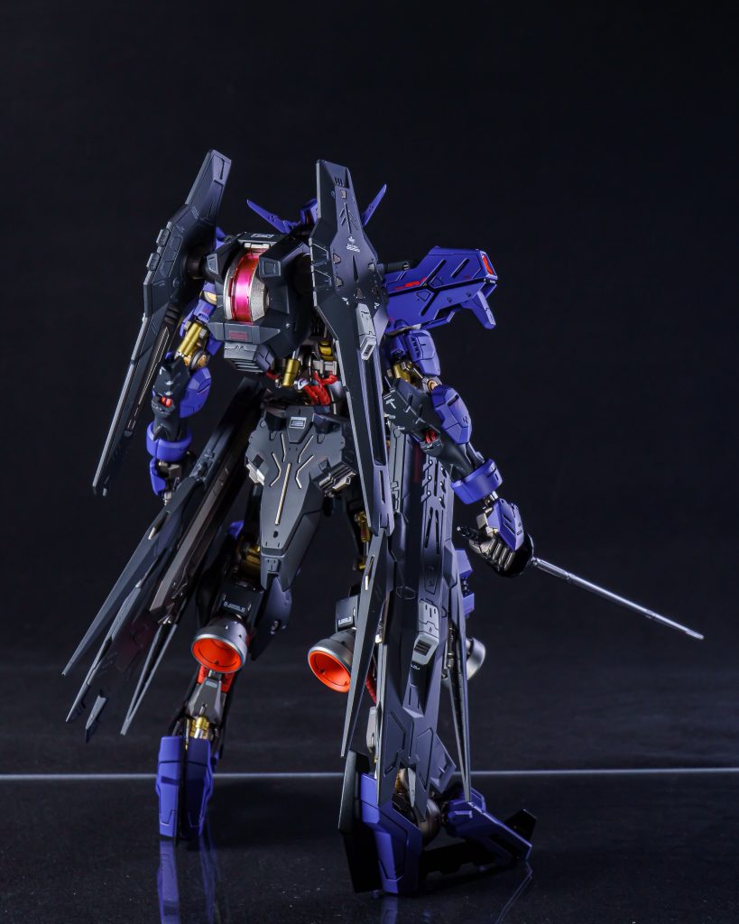 MG ガンダムヴィダール–3枚目/制作者：エヌヌ