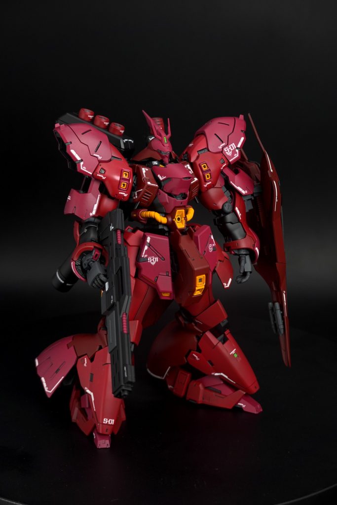 おおむね指定色通りのカラーで塗装しました。デカールは別売りのを使用。センサー部は30mmの3Dメタリックシールを使用しています。