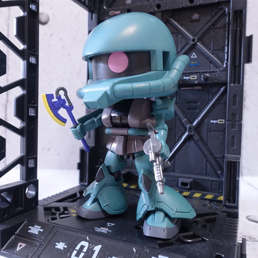 MSアンサンブルの股関節パーツを小加工で接続できました。ただクリアランスがキツキツ、というか、塗装が剥げるのでほぼ動かせません😅