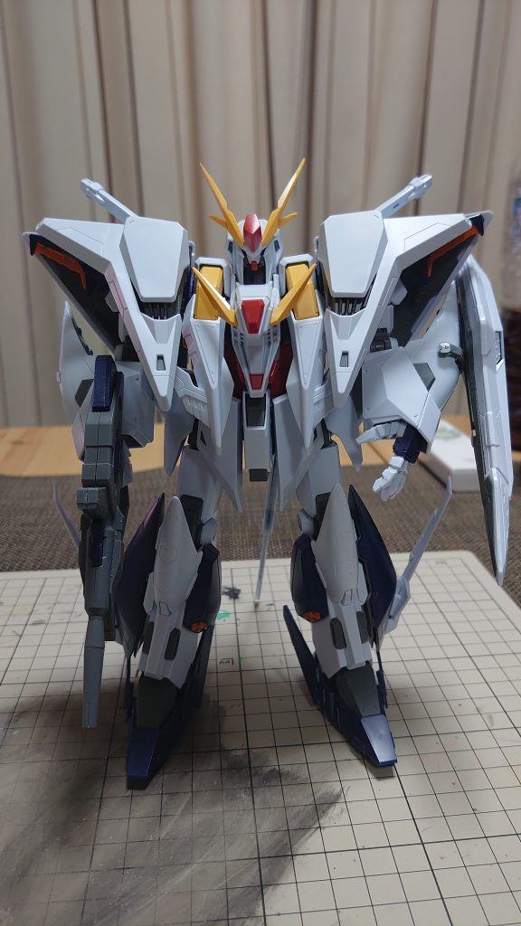 とりあえず素組みした時の写真。何年か越しに今気づきましたが、肩アーマーの組付け方間違ってるｗ