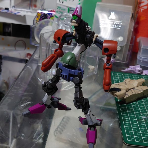 初めてのミキシング〜ガザcに一目惚れしたのでそれをベースに、鉄血フレーム、ドラケンE，適当なジャンクパーツで構成中〜さてどうなるやら（2枚目）
