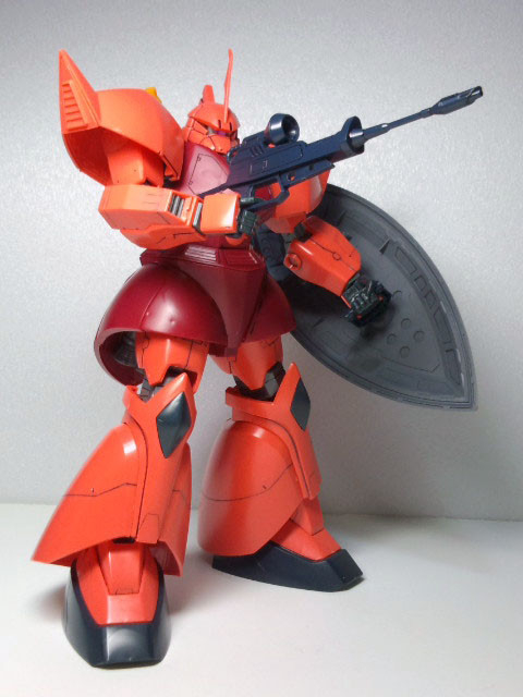 基本的にアクションポーズをとらせるには不向きなのが残念。