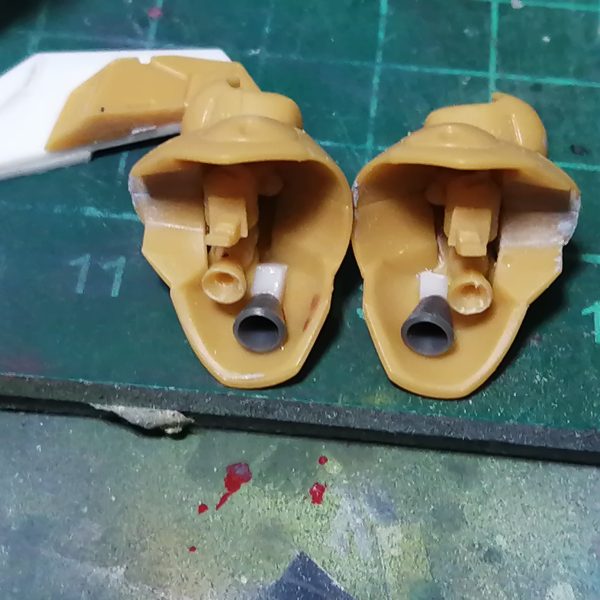過去に作ったヤクトドーガをアーティファクトで再現しようとしてます。ただ、ツィメリットコーティングは無しとしました。現地改修前って感じですね。（6枚目）