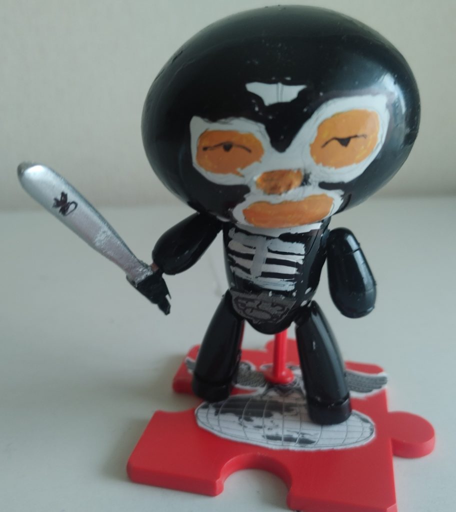 一応、武器。(フィギュアーツ参照)ククリナイフ。ランナーをランナーのネームタグで挟み加工(≧▽≦)