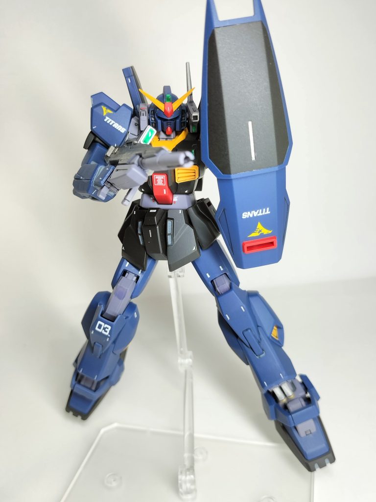 そしてアクション✨️とにかく可動がスゴイ(zaku-kao10)