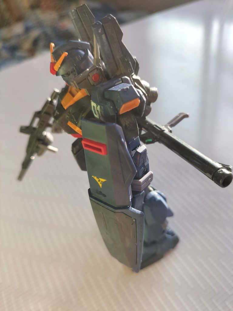 左から