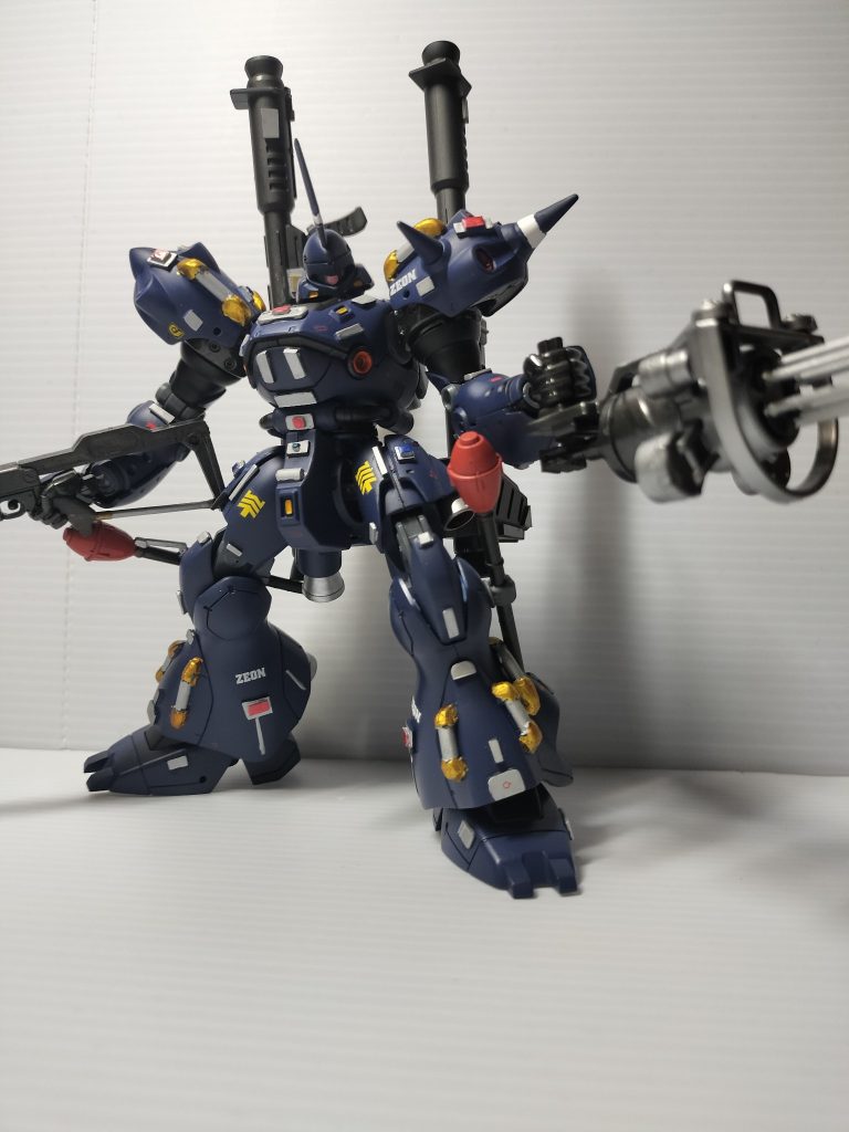 100均のガトリングを塗装して持たせてみました思ったより似合ってます