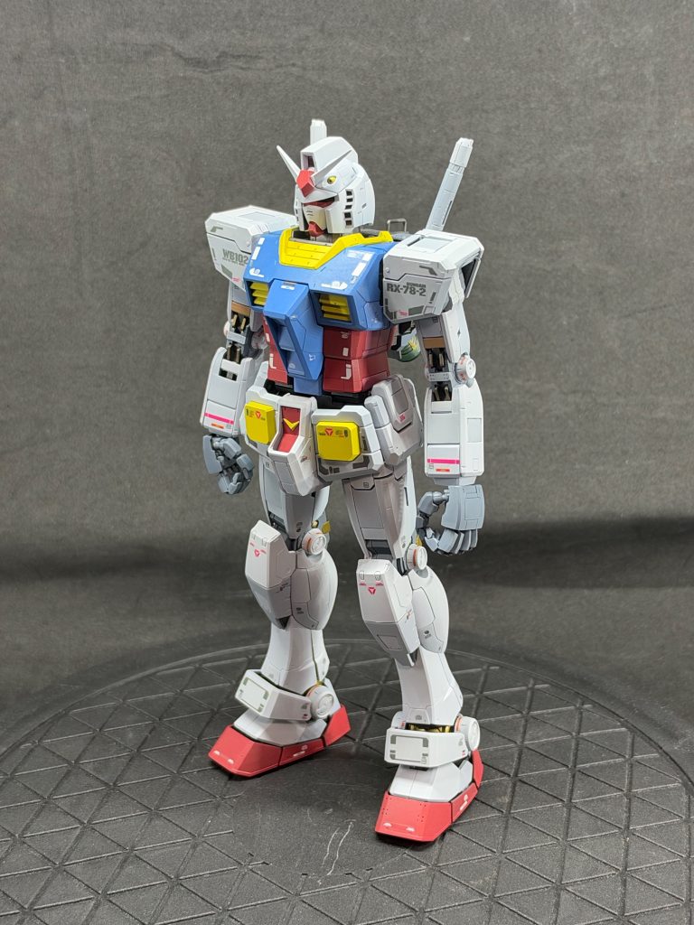 細かすぎるパーツ分割で、自分が小学生のころにこれを作ってたら、おそらく途中で投げ出すほど面倒くさいです。