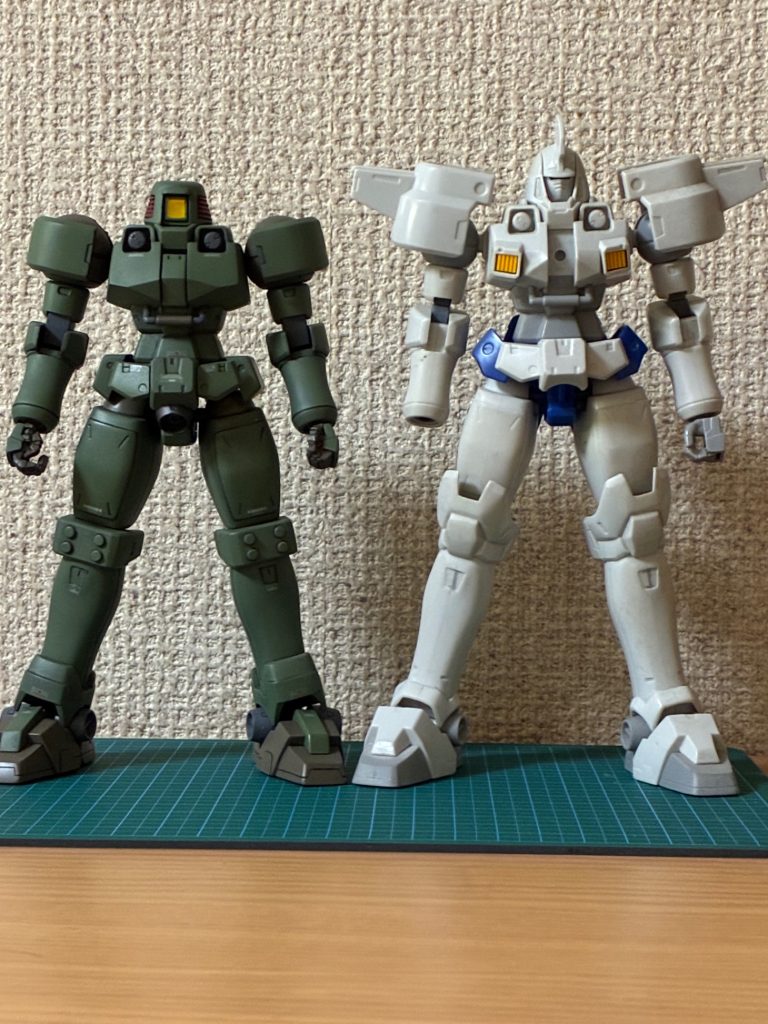 素材のトールギスとの比較頭と脚の変更で丁度リーオーの全高に合いました(実測16.2cm)