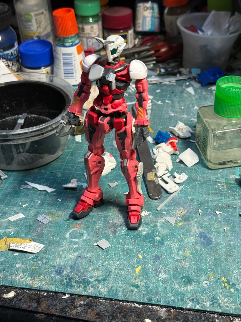 肩アーマーの形状を整えてほぼ完成。塗装待ちの状態です。これにて制作工程は終了です🙇‍♂️&nbsp;