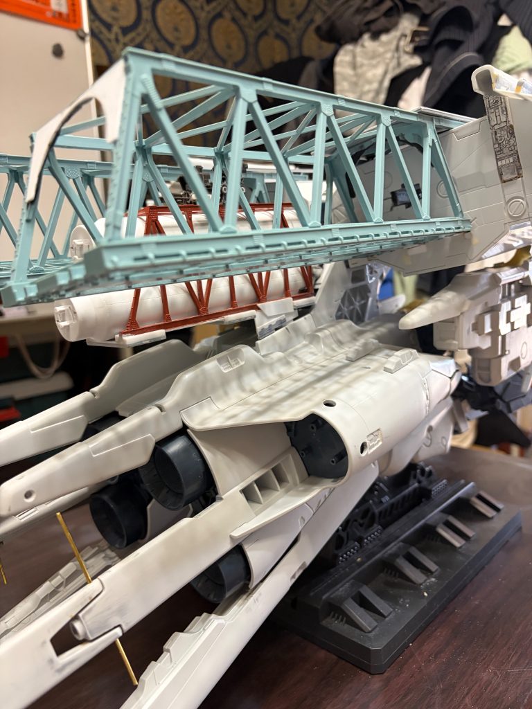 でかいタンクを支えるフレーム