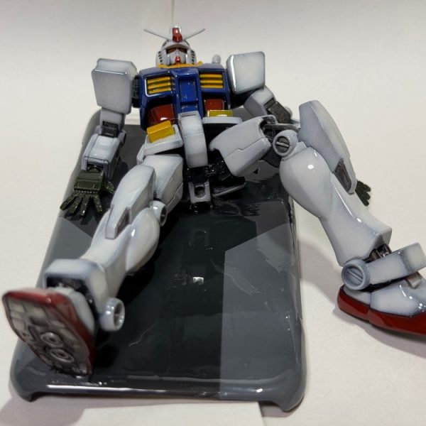 ガンダム大地に立つ