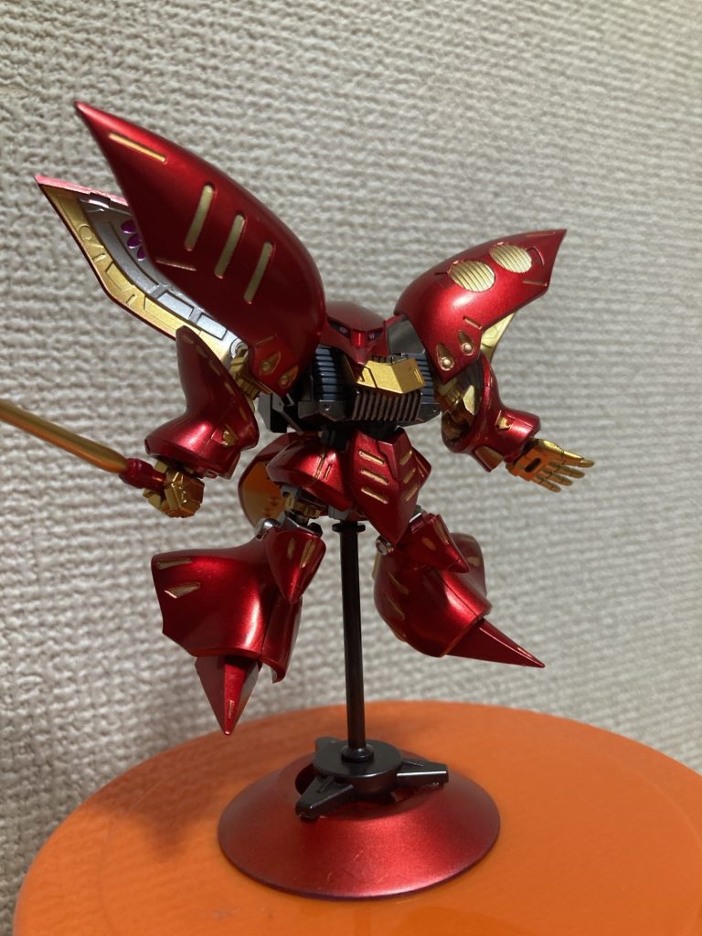 ポーズ取らせるとかっこいい、ユニコーンとかのゴリゴリ武装とか今まで触ってましたが、武装の少ないシンプルもかっこよさと作る時の楽しさが大くありました。