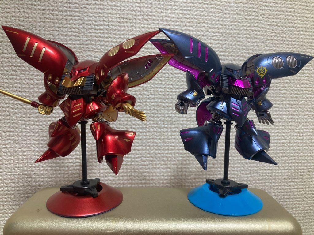 プル機と。ハマーン様の機体は?ですって?キットがありません🥲中古でお得なの見つけたら買いたいです。exパーツとセットで3000円とかしますから中々手が…EXパーツは1個あるのですがキュベレイ用に取っておいてます、exパーツと一緒に手に入れた時はちょっと加工して違うファンネル射出シーンとか作ってみたいです。