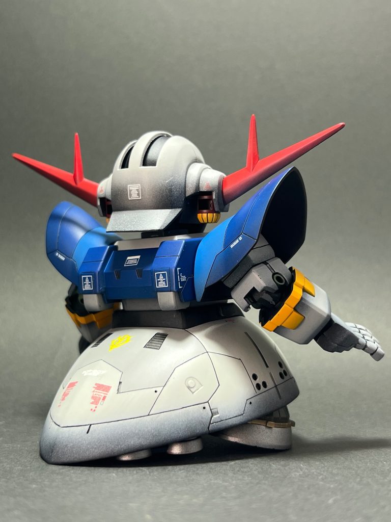 バックショット。スジボリでパネルパターを増やしました