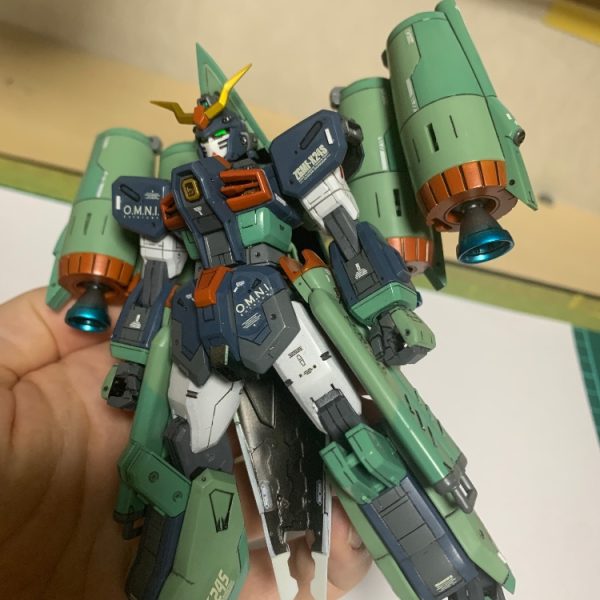 機動兵装ポッドは磁石で接続&nbsp;全てはメルカリで機動兵装ポッド２個を買ってから始まりました。&nbsp;現在大物シール貼り今後小物シール貼り表面処理1表面処理2完成&nbsp;寒くなる前になんとかしたい（1枚目）