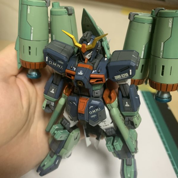 機動兵装ポッドは磁石で接続&nbsp;全てはメルカリで機動兵装ポッド２個を買ってから始まりました。&nbsp;現在大物シール貼り今後小物シール貼り表面処理1表面処理2完成&nbsp;寒くなる前になんとかしたい（2枚目）