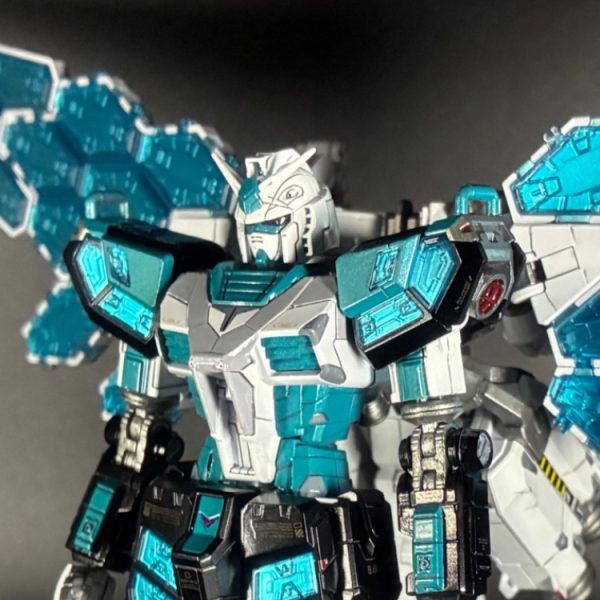 HG RX-78F00/E ガンダム EX-001 グラスフェザー装備　初音ミクカラー