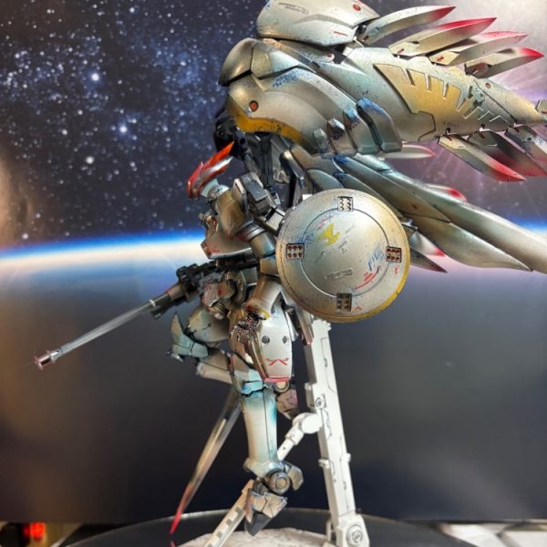 MGトールギスフリューゲルEWをガチャガチャ塗りたくってFFの竜騎士っぽいポーズで写真を撮りたくなったんだよー‼︎
