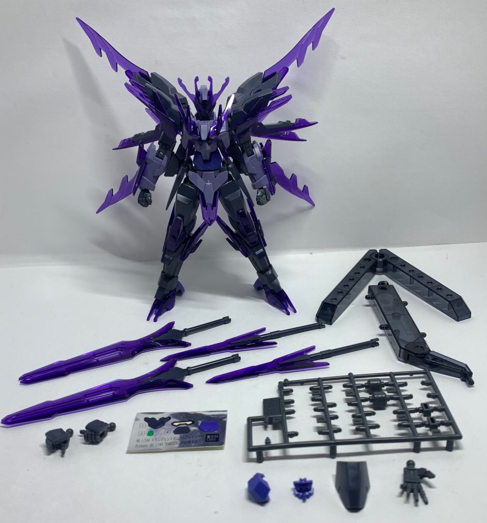 最後に付属品パーツ等で。基本的にさきに発売されました「HGBF トランジェントガンダム」のバリエーションキットになりますね〜！こちらは闇堕ちのようにグレー系主体で厨二病まっしぐらなカラーリングがかなりいいですね！なお、デザインの関係上干渉部位が増えており、扱いに多少の気遣いが必要に感じます。ともあれ！再販などで見かけるかもしれませんので気になったらぜひ！おすすめです！＊＊＊ビルドダイバーズ二次創作「陰キャアイドルはGBN〈惑星〉を救いたい。」こちらのつぶやきによる【試し読み】またpixivにて更新中です〜！面白い！と思ったらプロフのリンクの方まで〜！◇◇◇またハーメルン版「陰キャだけどアイドルはじめてGBN〈惑星〉を救う話。」も同様に更新中です〜！こちらはお気に入り登録などで応援していただけると嬉しいです〜！プロフのリンク等からどうぞ〜！