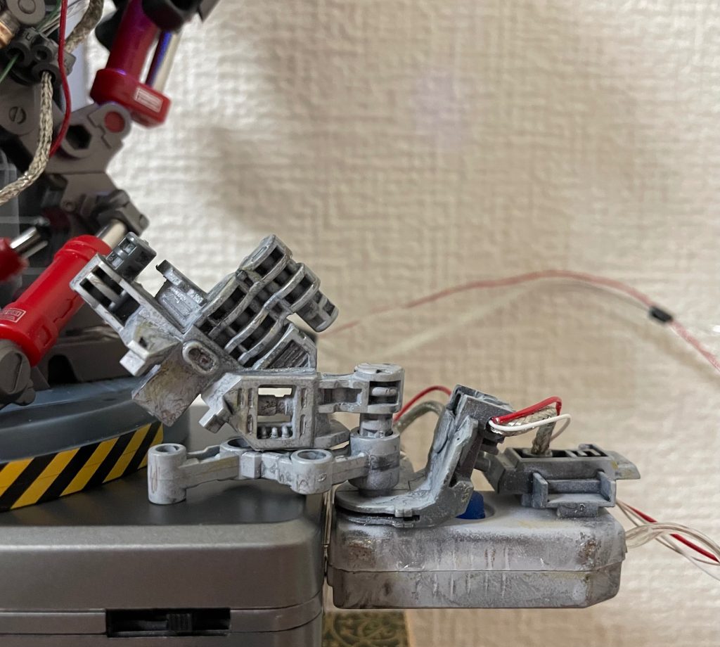 USBプラグも再編成して作成に立体感をもたせました
