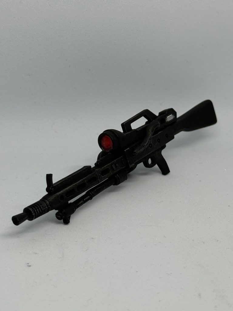 銃は、ブロッケンレイバーの旧キットから流用し、改修することでドイツ軍のMG42に近づけました。ここら辺の武装は近藤版を意識しています。