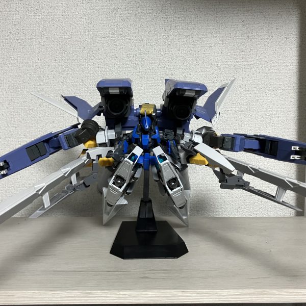 GNアームズ、クタン参型、ナラティブa装備をミキシングしてデンドロビウムみたいなデカい機体を作ろうとしています。可変機っぽくできたらなお良しコアユニットはシュヴァルべグレイズにします（4枚目）