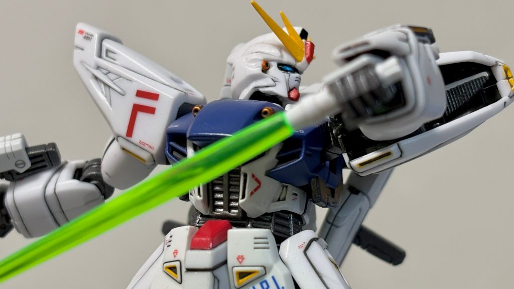 初戦のビームサーベル斬撃！！！