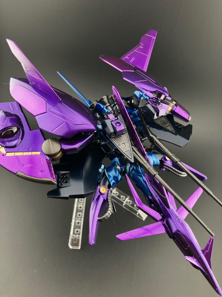 武装が貧弱ですね　ユニット頭部に3mm穴があるので　ハンブラビのライフルかバスターソードを取り付ける予定でしたが・・・無しでw