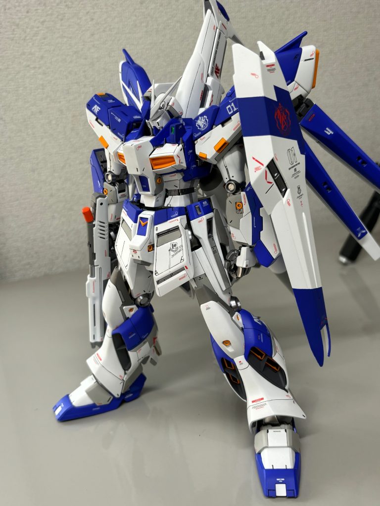 MG Hi-νガンダム–3枚目/制作者：キンメジガー