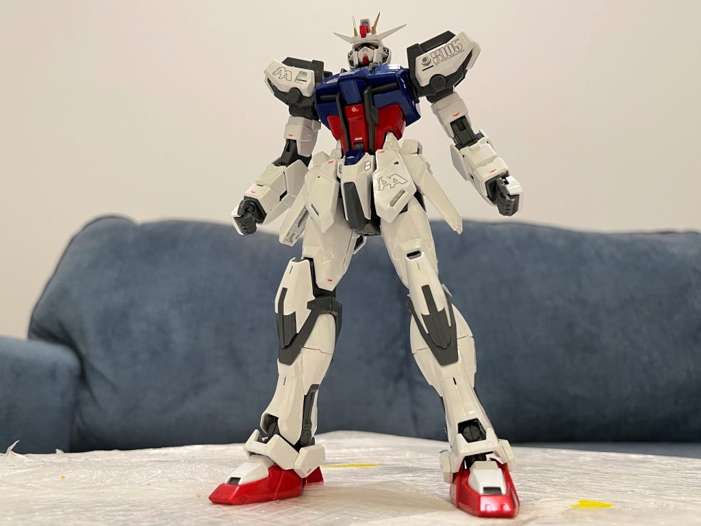なんちゃってストライク、大地に立つ。その名はガンダム。Gundam は “General Unilateral Neuro-link Dispersive Automatic Maneuver”というものです。それを考える誰かが天才はずです。&nbsp;
