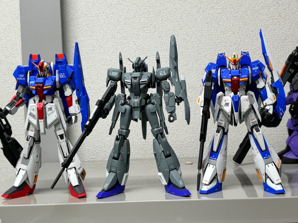 新旧並べてみました。Sガンダムも並べてみたいのですがどうやって手に入れたらいいのだろう？