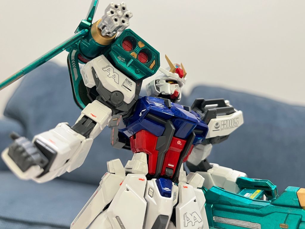 右肩の複合兵器ユニットのバルカンでヘリを撃破します。