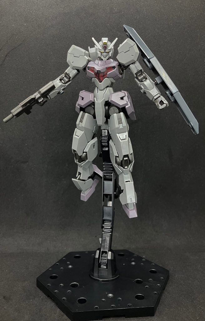 　本体も武装も非常にシンプル。