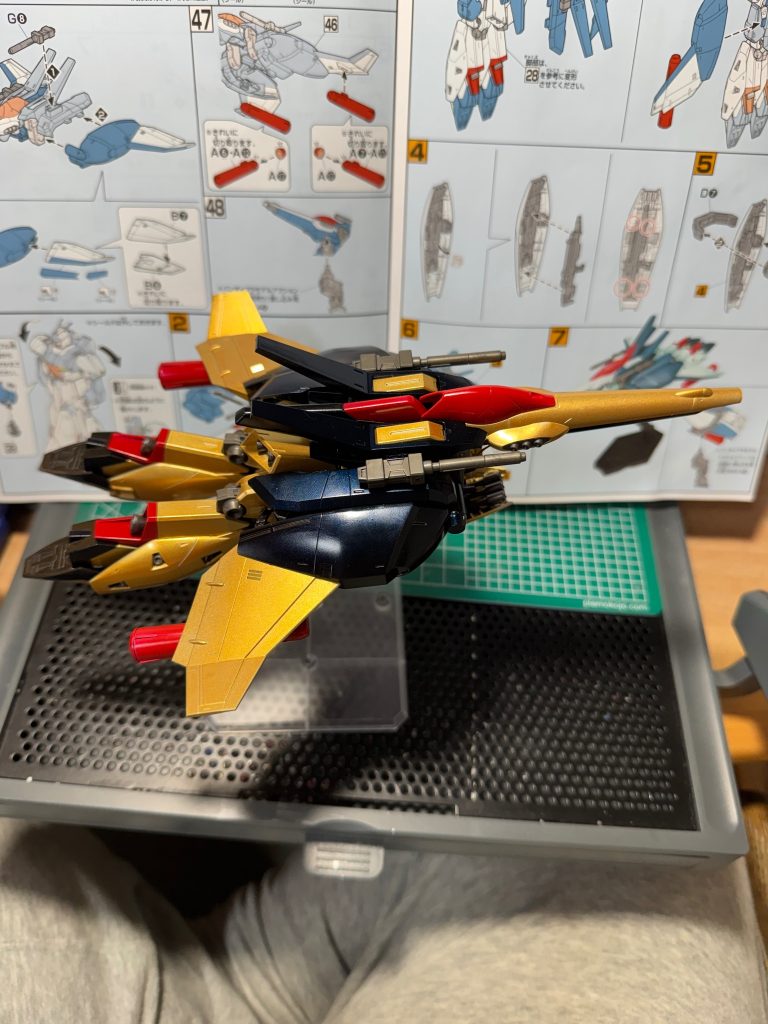 という事でHGUCリ・ガズィを百式風に仕上げました。