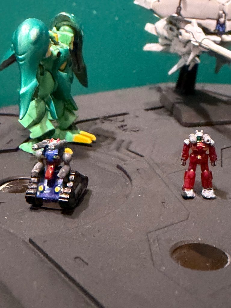 ホワイトベースにはV作戦の3機がついています。