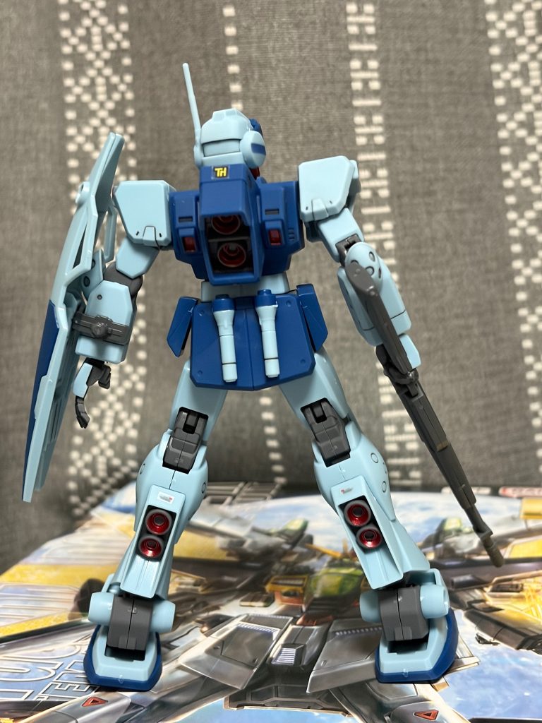 前後。バーニアの部分は塗り分けました。