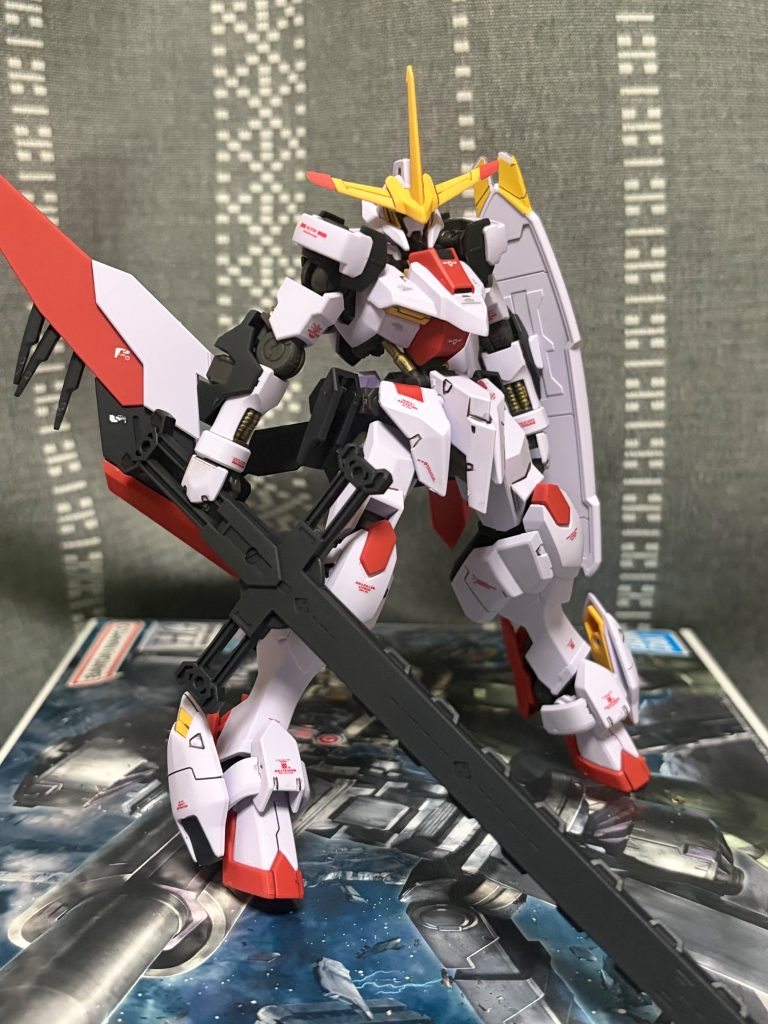 ガンダム 端白星第2形態–2枚目/制作者：BERLIOZ