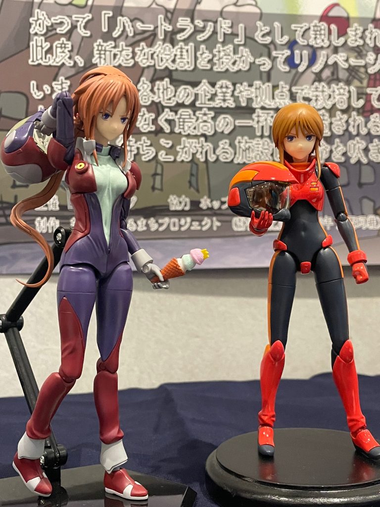 展示会でプルツーと2ショット