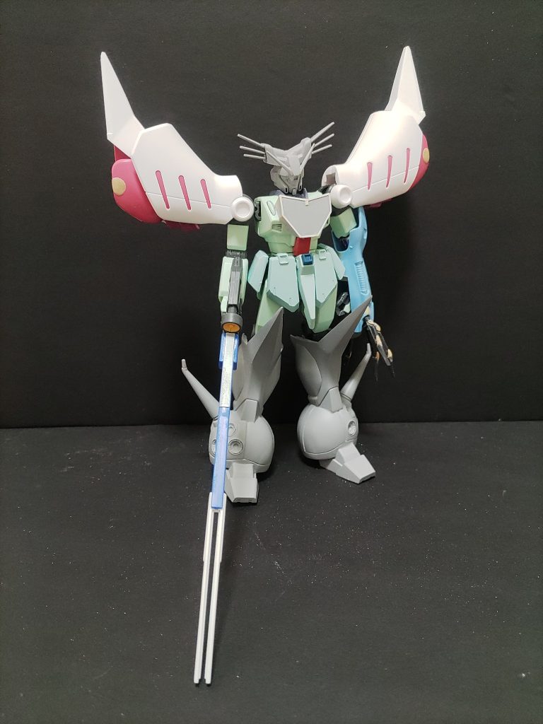 制作途中ジェガンをベースに頭にF91の肩、肩はキュベレイの脚、左腕にハイゴッグのクロー、リ・ガズィの腰に脚にRジャジャの肩を使用切、取り付け穴の拡張等でそのまま付けられるところが多かったです胸のパーツはプラ板で箱組み