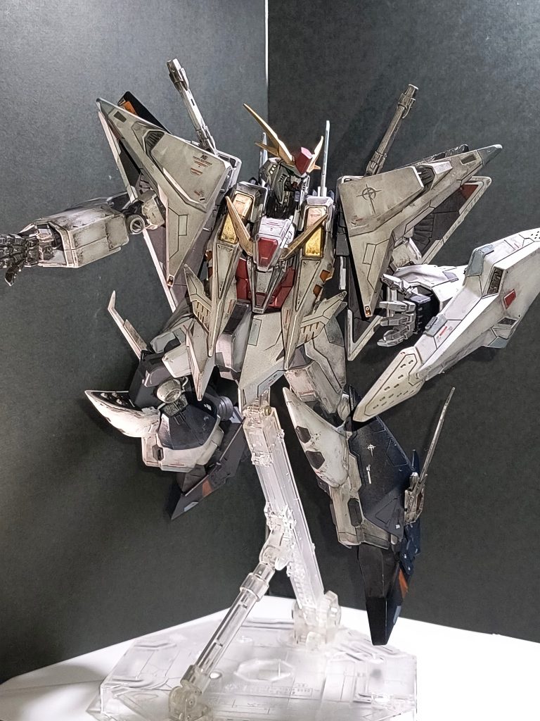 何故胸にガンダムフェイスらしき物があるんだ？と気になる？覚醒したら顔が出るんかな？