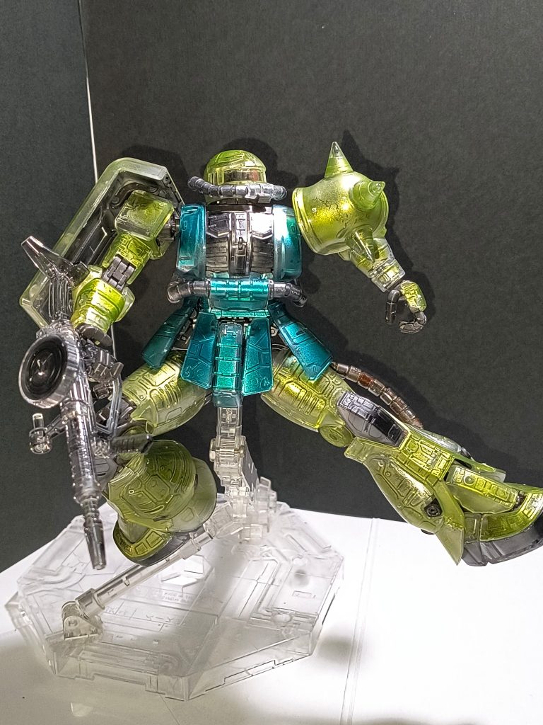 コンパウンドで頑張って磨きました(gundam-kao6)