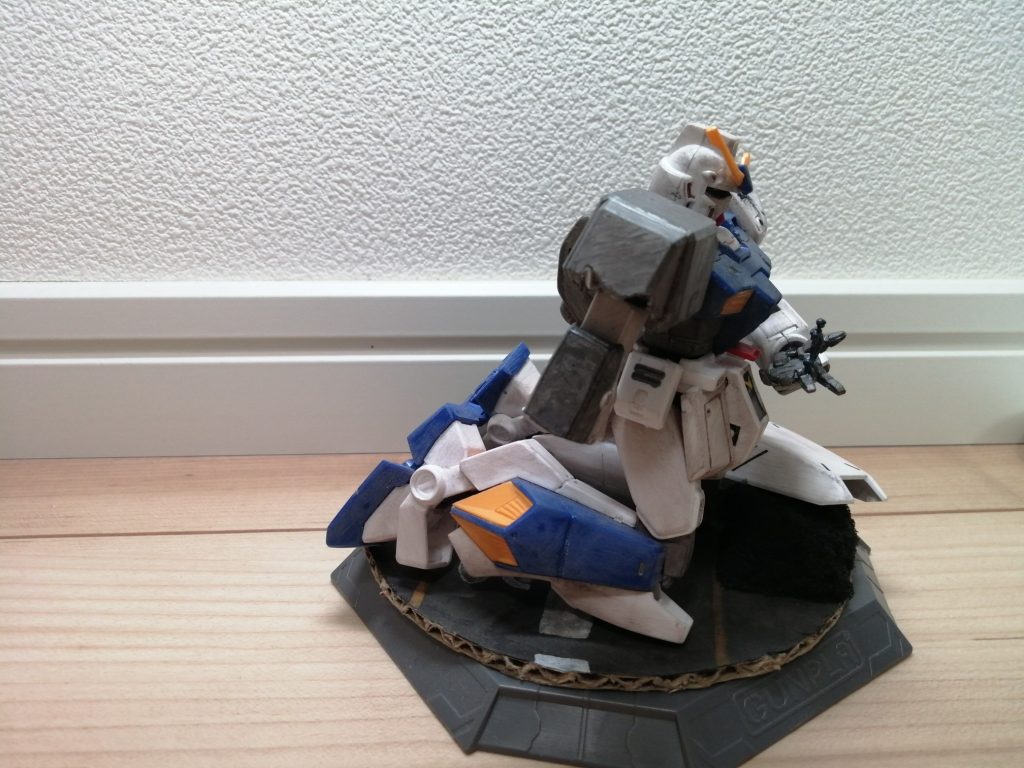 横パイロットのフィギュアは無塗装のまま……💦こういうのもだんだんできるようになっていきたい…