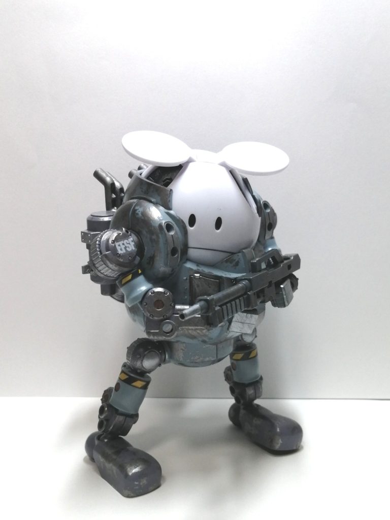 マシンガンはグレイズのものをバラして装備。