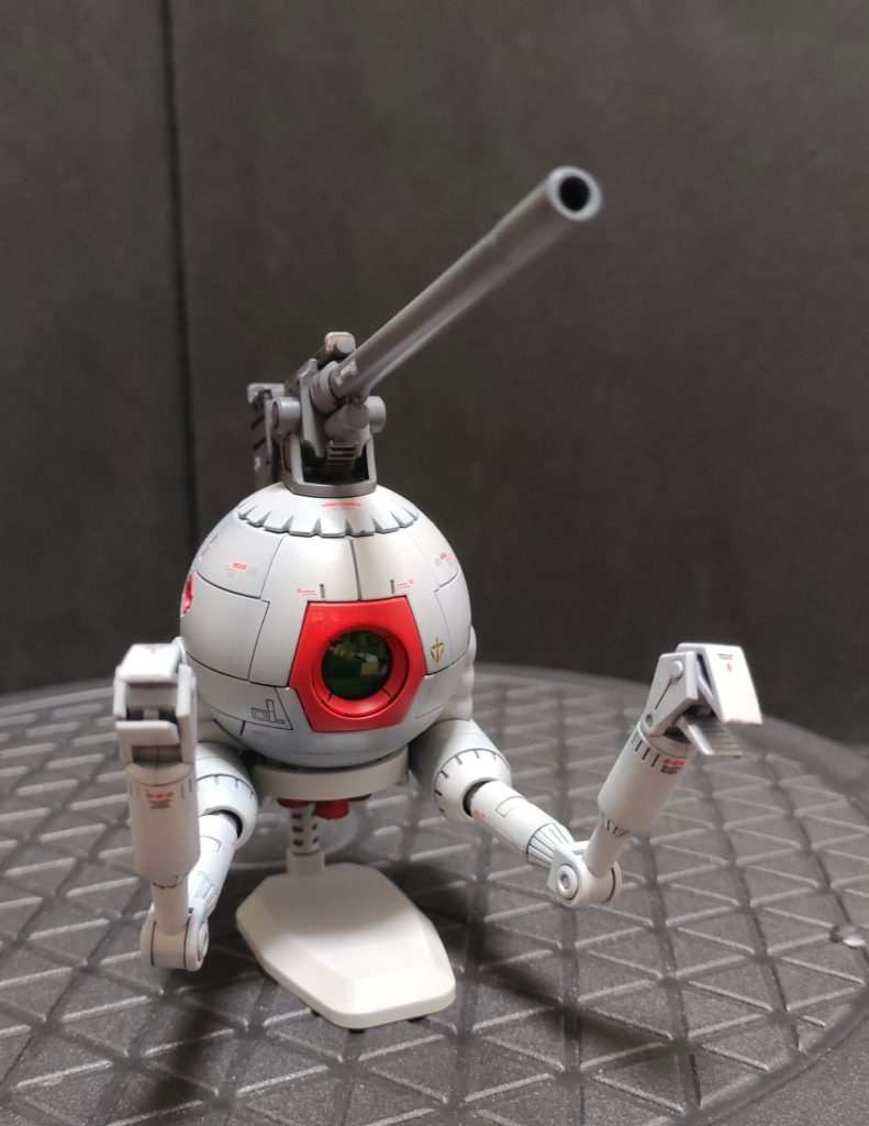 ササッと組み立て合わせ目消して黒立ち上げ塗装でグラデーション。1号機のデカール貼って後も情報量アップにデカールペタペタ。