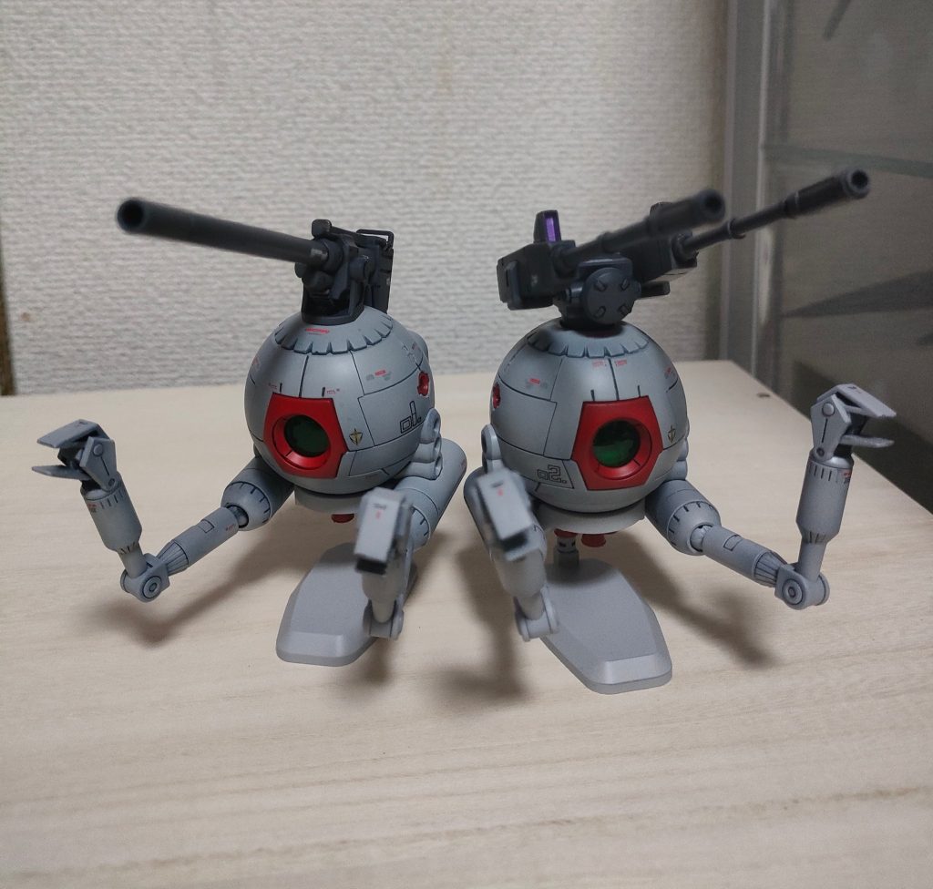 お部屋に飾ってみた。黒バックだと白っぽい映るけど実物はコレに近いかな。グラデーションもくどくなくいい感じじゃないかな?