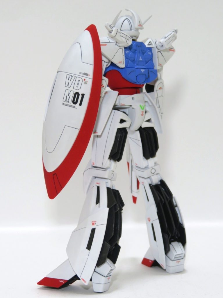 デカールは、某ホビーショップにて購入したwaveの水転写式デカールを一部使用しております。シールドの型式番号のアルファベットがそうですね。他にもコーションマークなども入っており、ガンダムデカールの1.5倍近くのサイズながら、値段が800円ほどだったのでかなりお買い得でした😃ただ、このデカール、他で売っているのを見たことがないのが唯一の欠点ですかね😅Amazonとかで買えるのかしら…？
